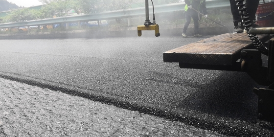 manutenção do pavimento concreto de 1.5cm 2cm Asphalt Overlay Bitumen Road Repair